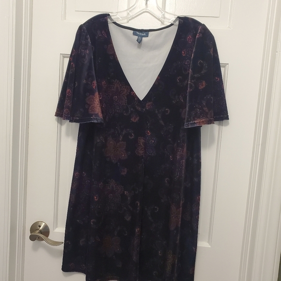 Modcloth Velvet A-line Deep Vneck Flutter Sleeve Dress Size Medium - Picture 7 of 9